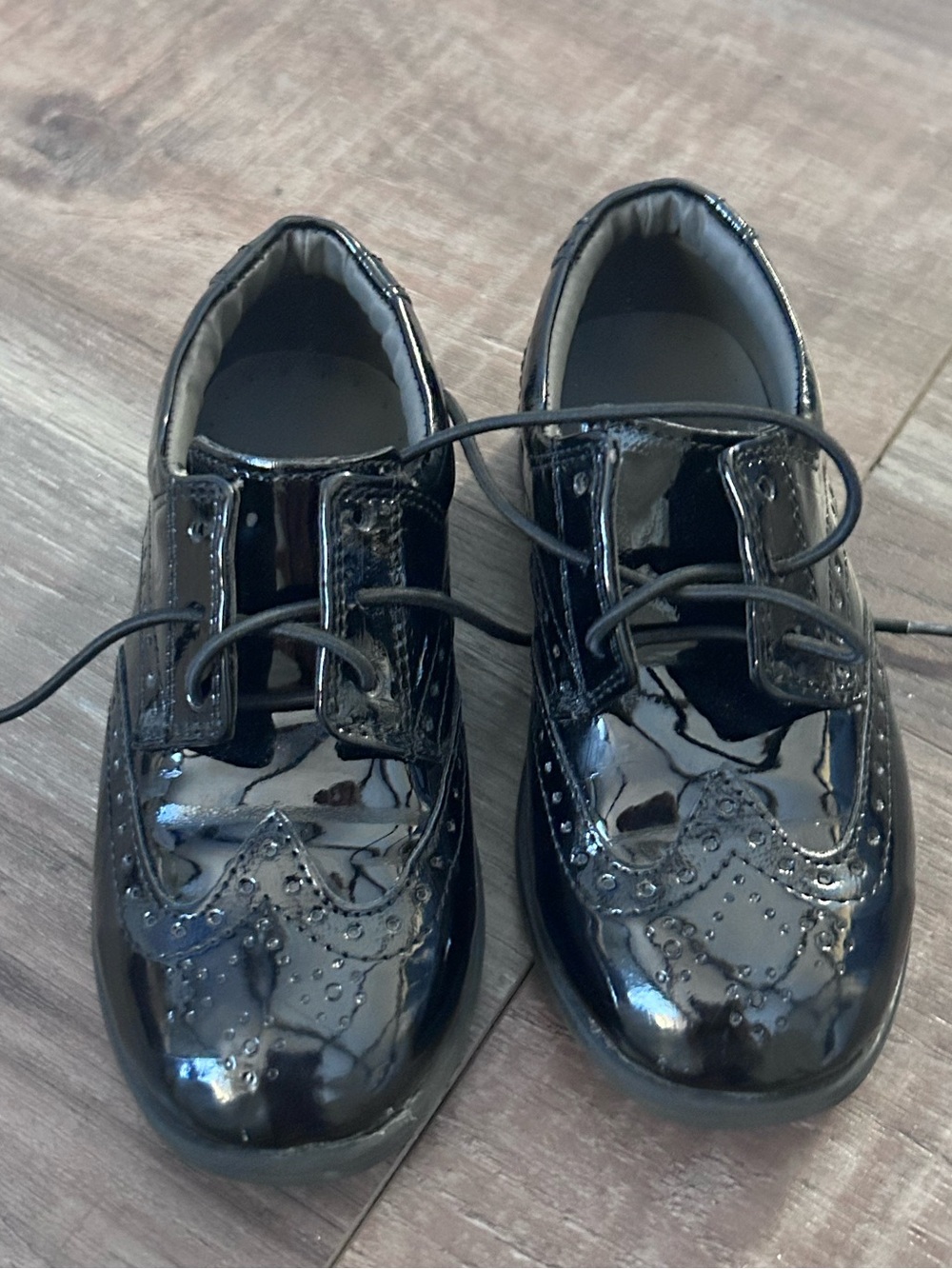 50%offw❤️ Black “S” boys wing tips shoe eur 24 sz 8 2-3 Toddler